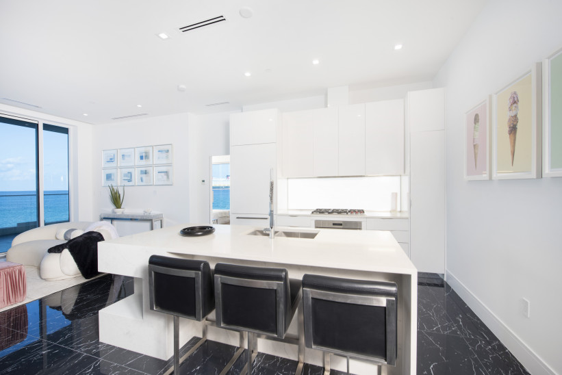 FIN RESIDENCE 9 - CORNER OCEAN FRONT UNIT WITH EXCEPTIONAL AMENITIES