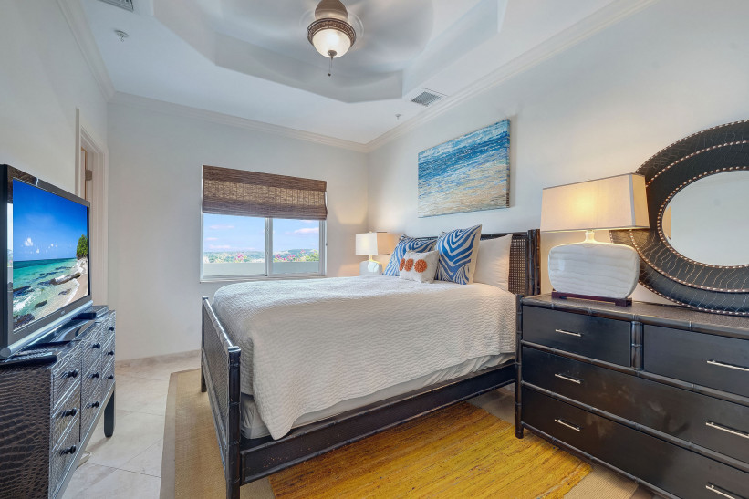 SOUTH BAY BEACH CLUB PENTHOUSE 36 WITH PARKING SPACE - 3 BEDROOM