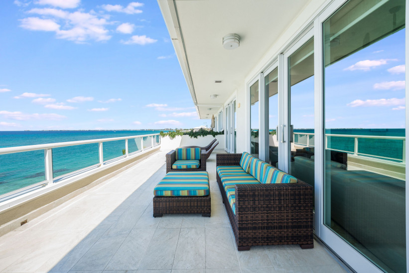 SOUTH BAY BEACH CLUB PENTHOUSE 36 WITH PARKING SPACE - 3 BEDROOM