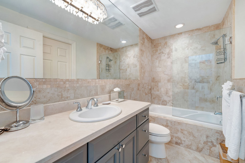 SOUTH BAY BEACH CLUB PENTHOUSE 36 WITH PARKING SPACE - 3 BEDROOM