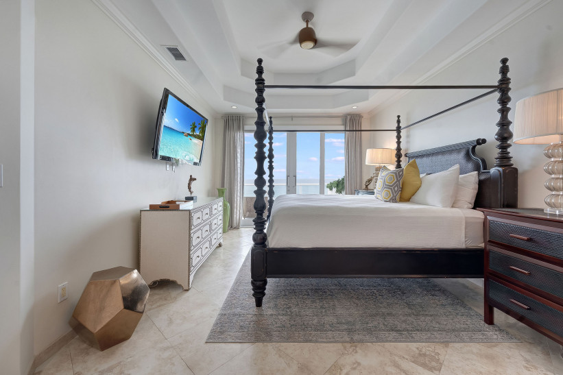 SOUTH BAY BEACH CLUB PENTHOUSE 36 WITH PARKING SPACE - 3 BEDROOM