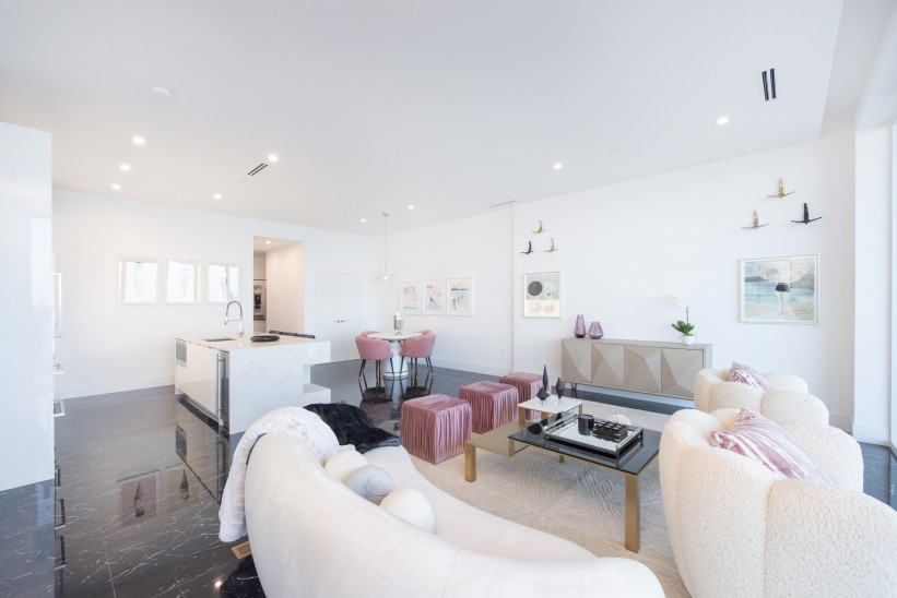 FIN RESIDENCE 9 - CORNER OCEAN FRONT UNIT WITH EXCEPTIONAL AMENITIES