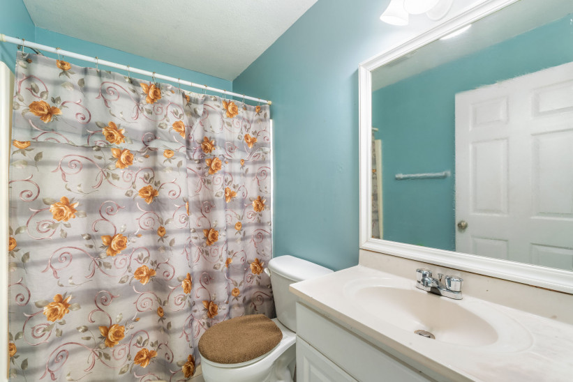 LAKESIDE  73 - 3 BEDROOM - NEAR SEVEN MILE BEACH AND CAMANA BAY