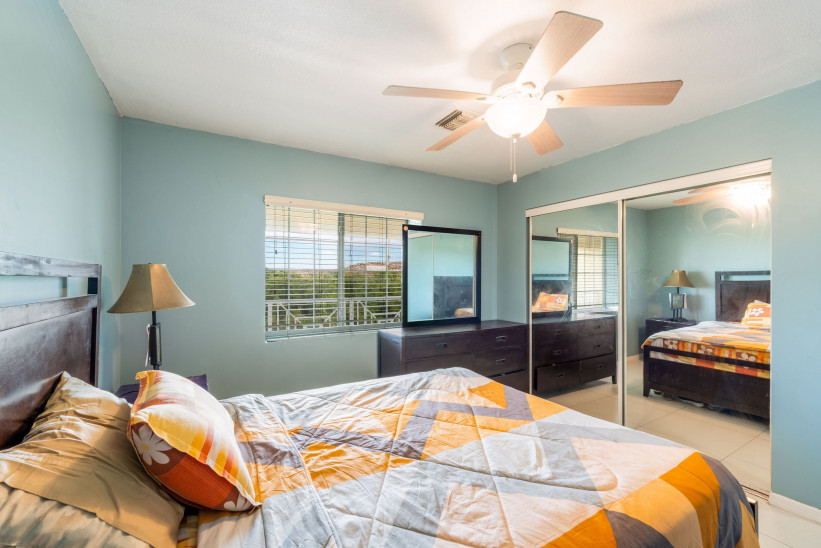 LAKESIDE  73 - 3 BEDROOM - NEAR SEVEN MILE BEACH AND CAMANA BAY