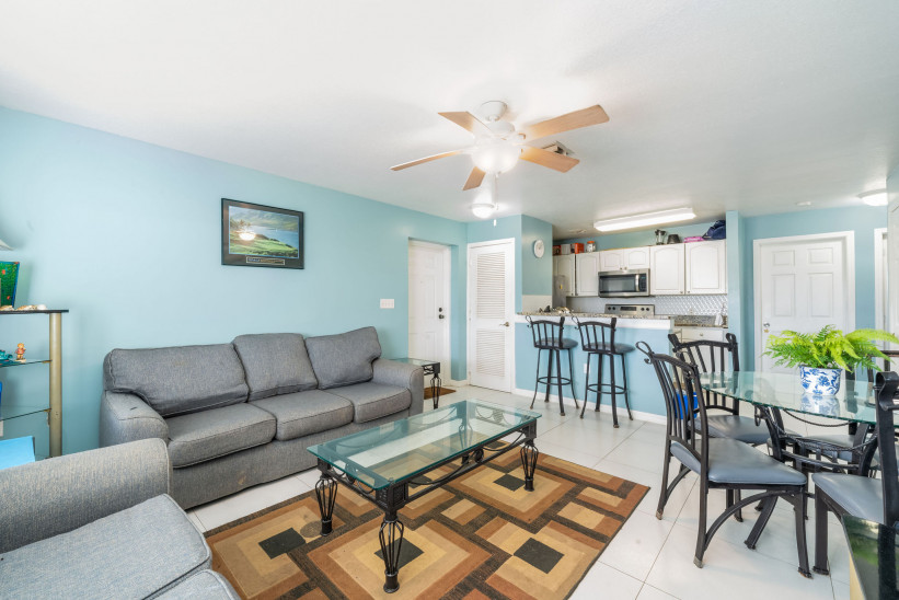 LAKESIDE  73 - 3 BEDROOM - NEAR SEVEN MILE BEACH AND CAMANA BAY