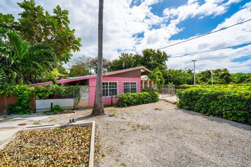 COMMERCIAL PROPERTY - 85 GORING AVENUE