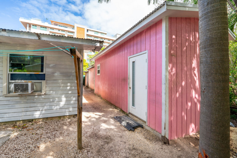 COMMERCIAL PROPERTY - 85 GORING AVENUE