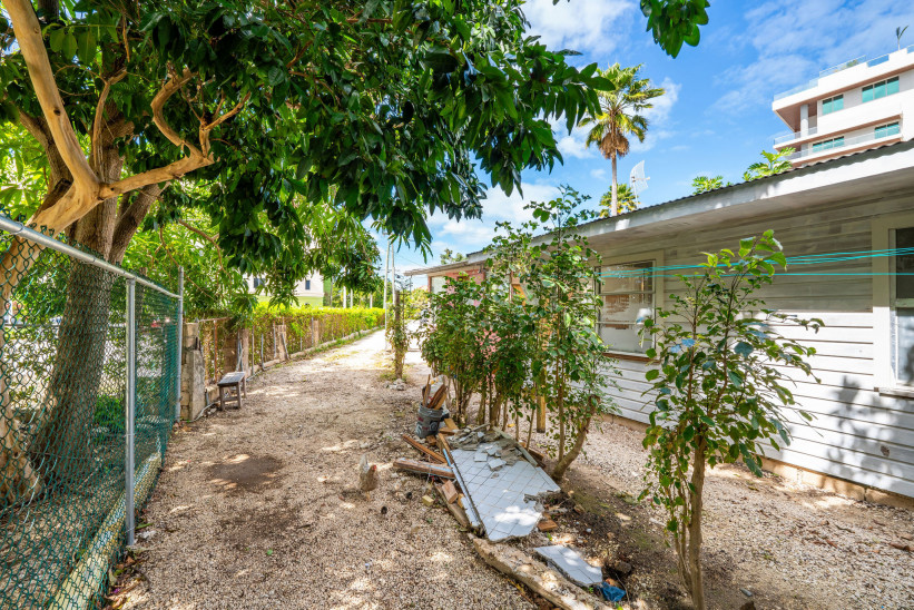 COMMERCIAL PROPERTY - 85 GORING AVENUE