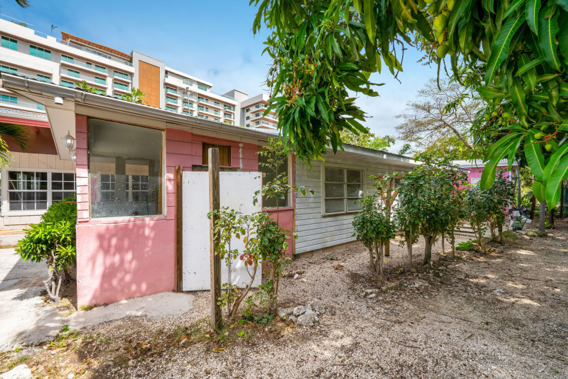 COMMERCIAL PROPERTY - 85 GORING AVENUE