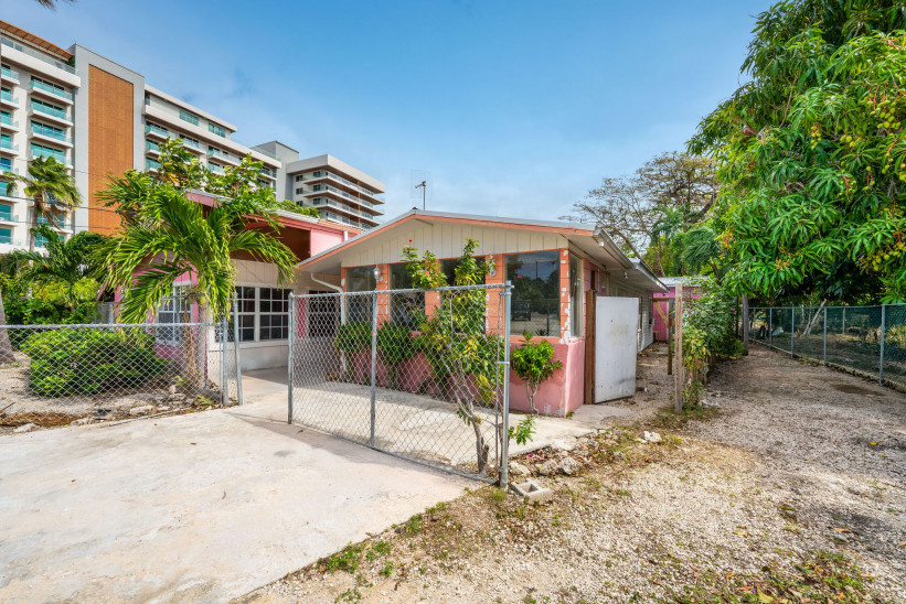 COMMERCIAL PROPERTY - 85 GORING AVENUE